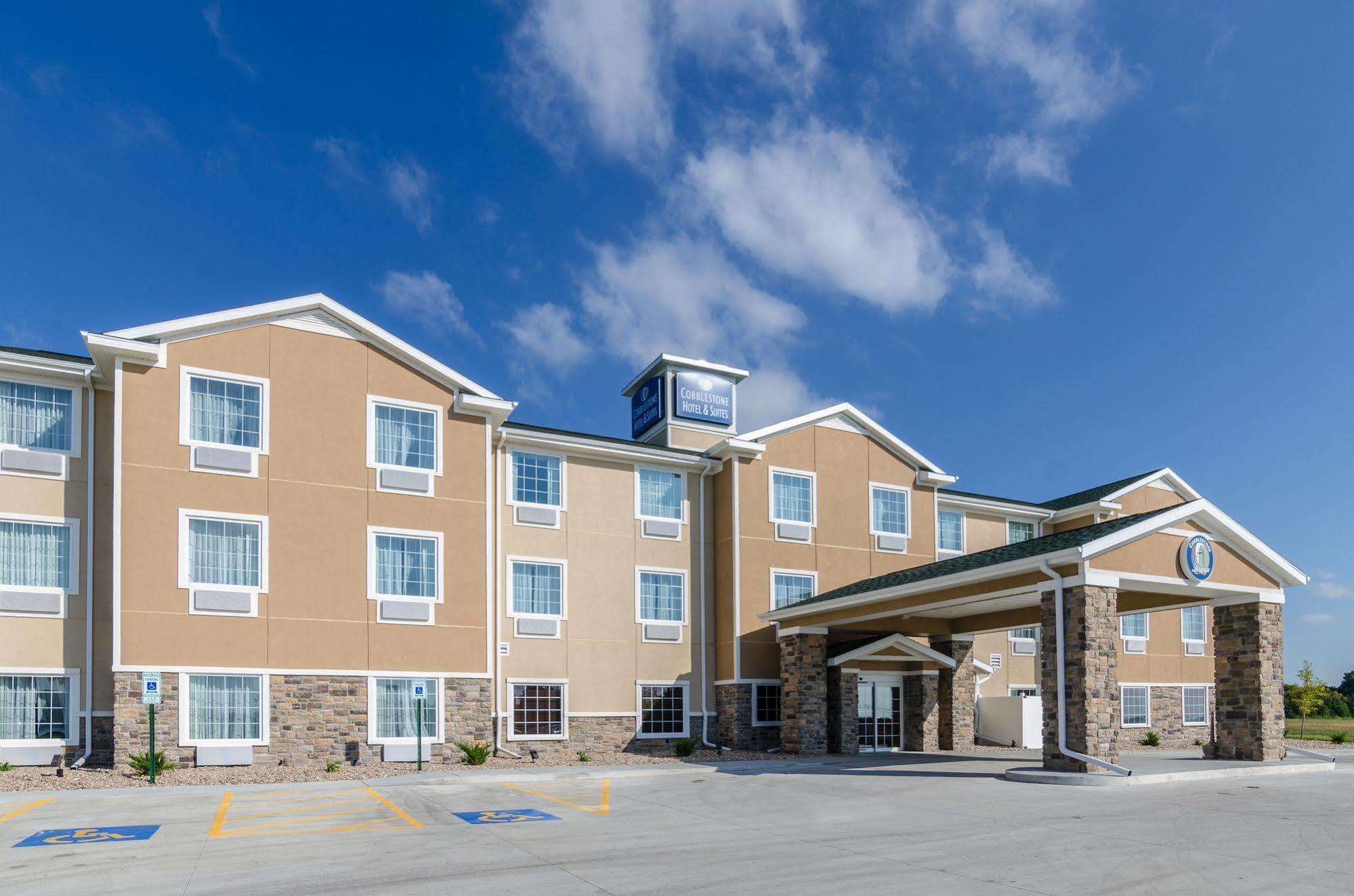 Cobblestone Hotel & Suites - Mccook Exterior foto